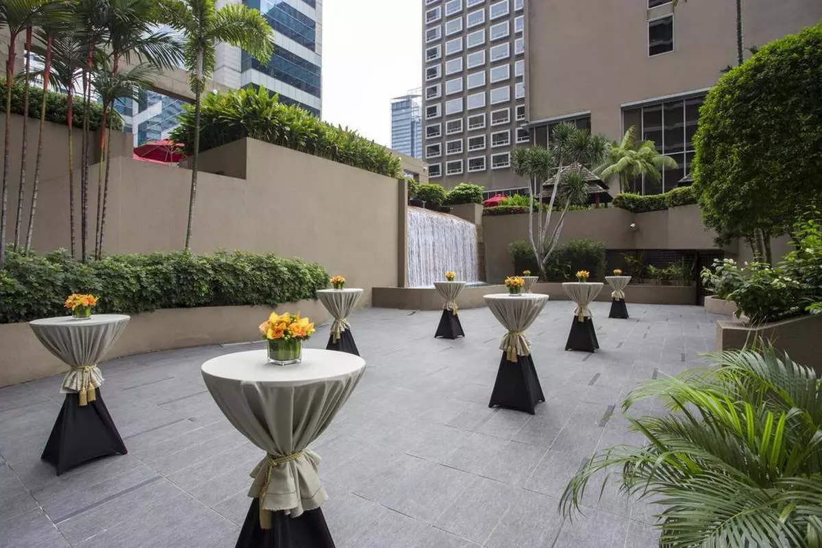 Carlton Hotel Singapore (Copy).jpg